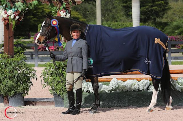 Christy Powell and Savion in their championship presentation © Sportfo