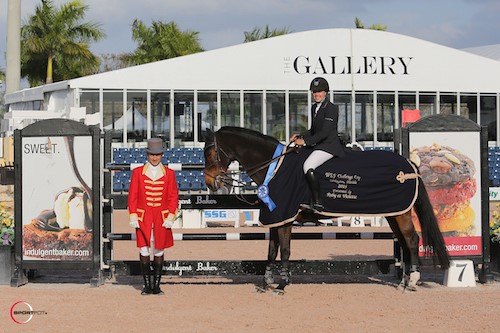 Brianne Goutal und Ballade van het Indihof bei ihrer Siegerehrung. © Sportfot