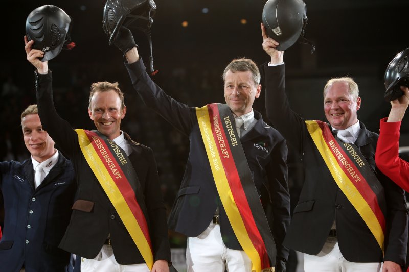 Grüßen als Deutsche Meister. v.r. Jörg Kreutzmann, Carsten-Otto Nagel, Thorsten Wittenberg. © Jürgen Stroscher