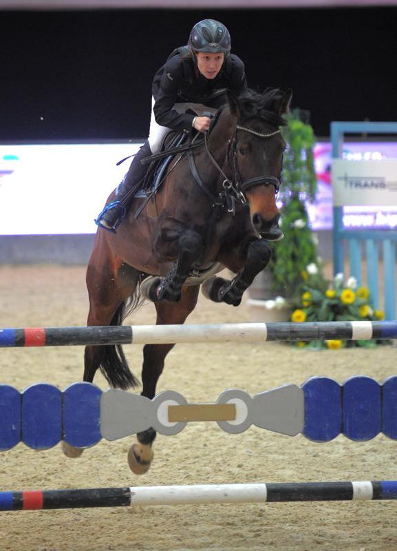 Katrin Höfler vom RC Markus war die lachende Dritte in der Small STY Jumping Competition. © Fotoagentur Dill