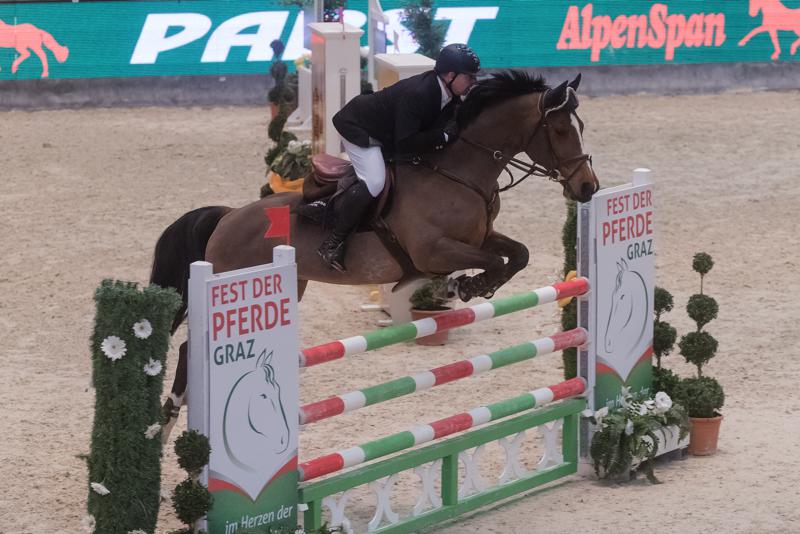 Csaba Kovacs (HUN) und Diamond freuten sich über Rang drei in der Alpenspan Medium Amateur Tour. © Michael Graf