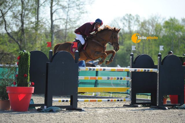 Sencer Can (TUR) zeigt mit AB 19 Yeter in der Silver Tour auf © Nicole Ciscato