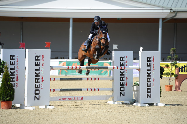 Czékus Zoltán (HUN) siegte mit Apolló in der ersten Abteilung der Silver Tour © Hervé Bonnaud