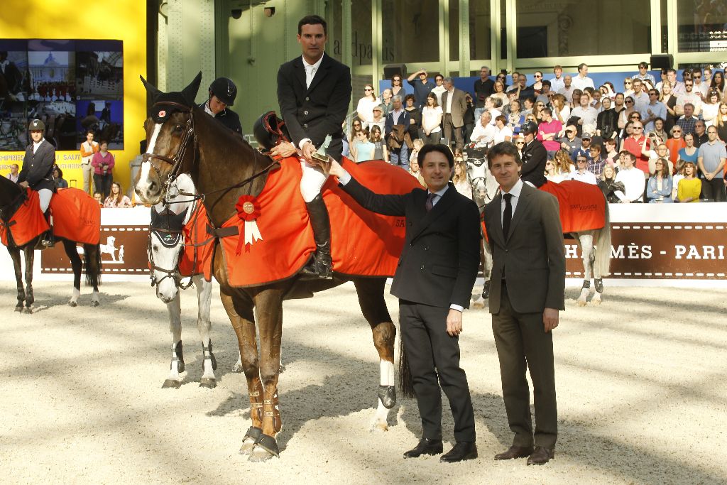 Romain Duguet (SUI) und Quorida de Treho bei der Siegerehrung. © Frédéric Chéhu