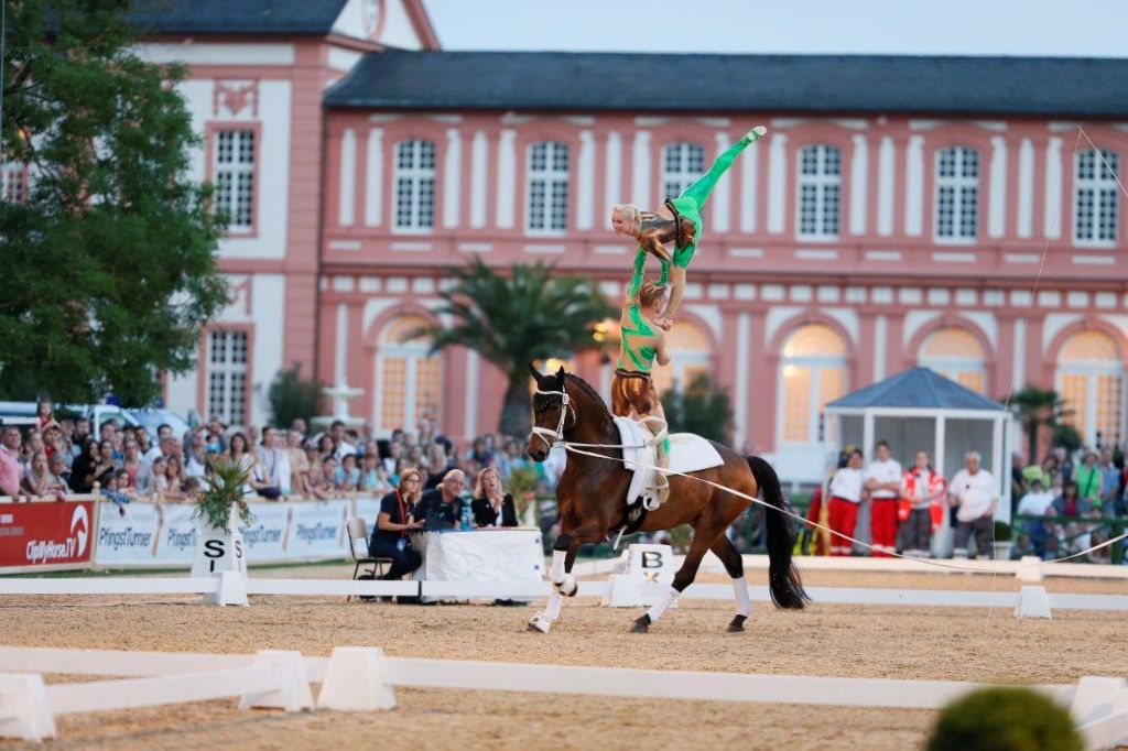 Die Pas de Deux-Sieger im Schlosspark 2014: Pia Engelberty und Torben Jacobs als Tarzan und Jane. © WRFC/Toffi