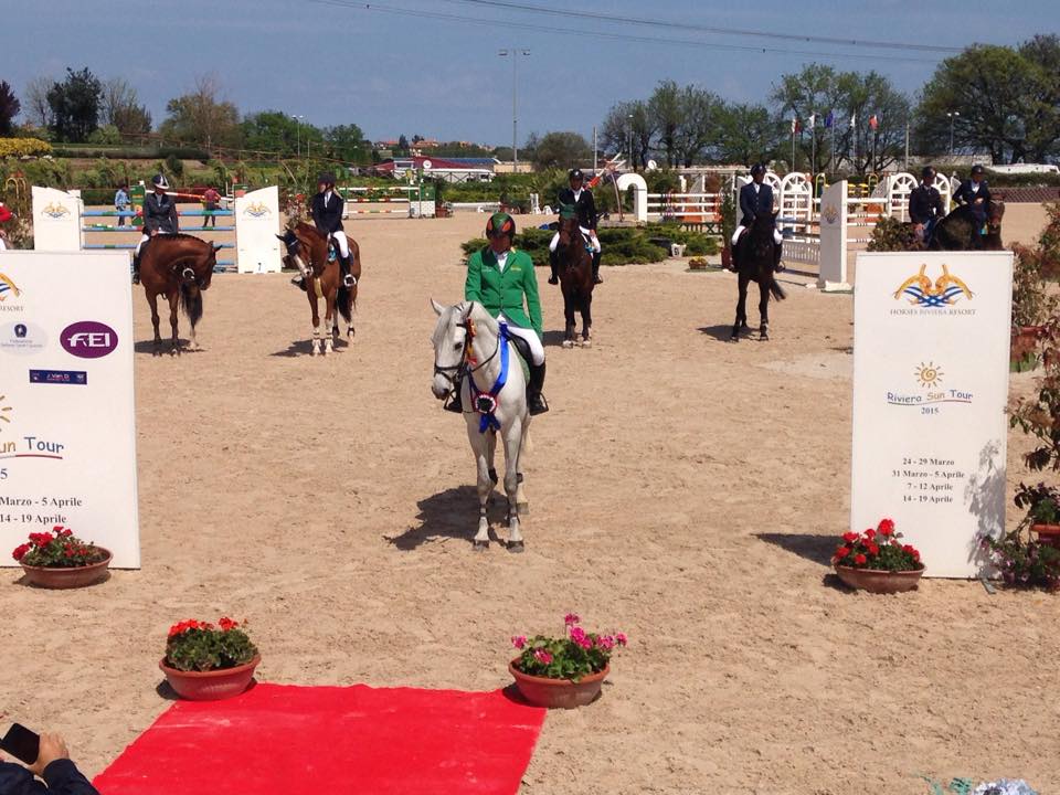 Sieg! Alpenspan Teamreiter Gianni Govoni gewann in San Giovanni den Small Grand Prix. © privat