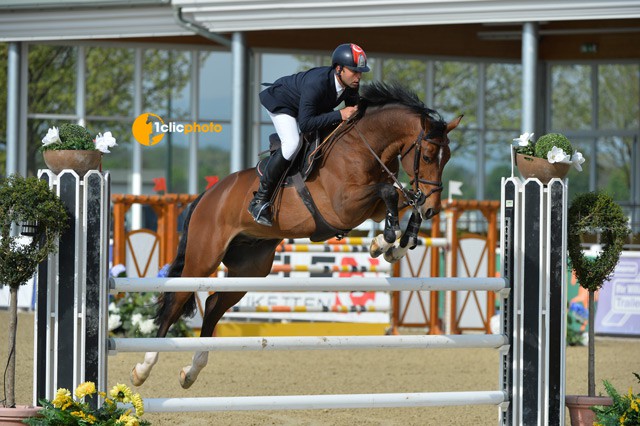 Die Sieger der CSI3* Bronze Tour: Omer Karaevli (TUR) und Istanbul © Hervé Bonnaud