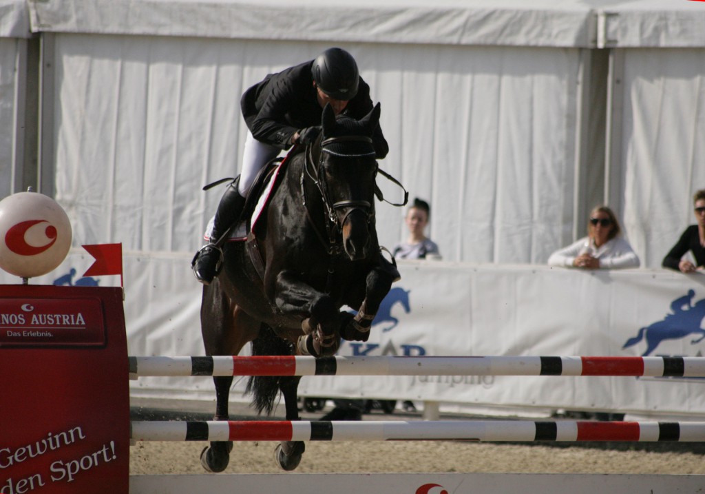 Helmut Morbitzer und Du und Ich 2 siegen beim Casino Grand Prix powered by muki in Linz. © Linzer Pferdefestival