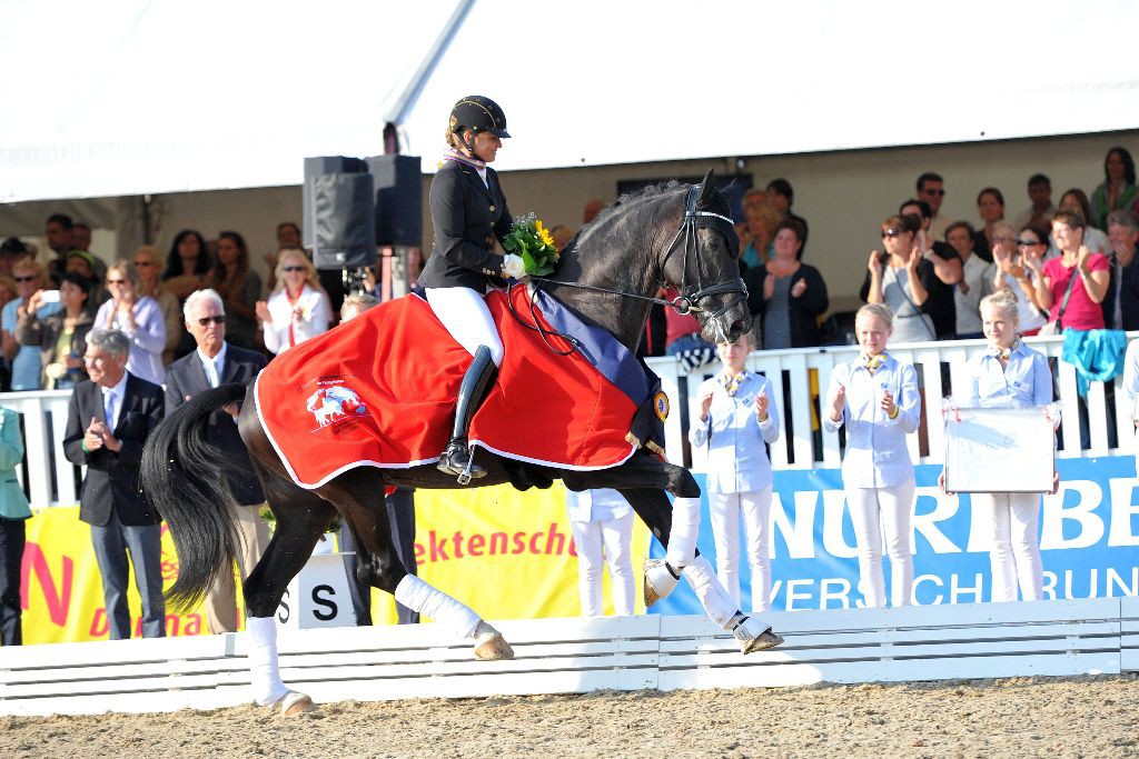 Dressurpferde-Weltmeister Sezuan unter Dorothee Schneider. © Tanja Becker
