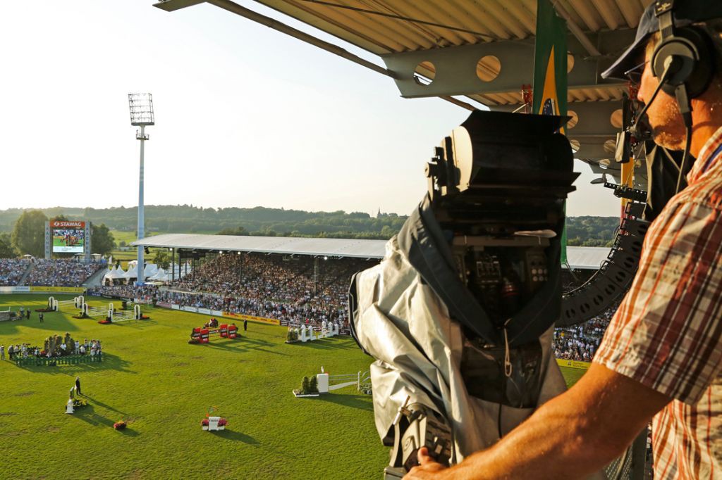 Die WDR-Kameraposition im Hauptstadion in der Aachener Soers. © ALRV/Michael Strauch