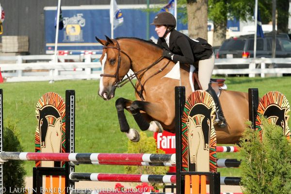 Kelli Cruciotti and Monterrey won the Platinum Performance USEF Talent Search at the Kentucky Spring Horse Show. © Lauren Baker