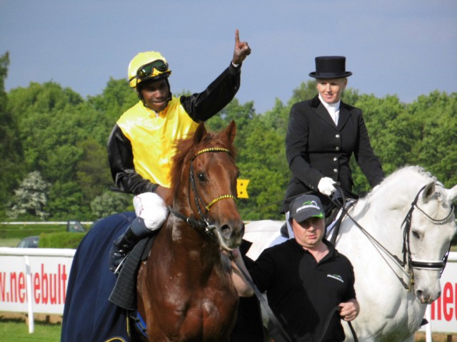 Eduardo Pedroza und Quasillo auf der Ehrenrunde der Bavarian Classic. © NNN