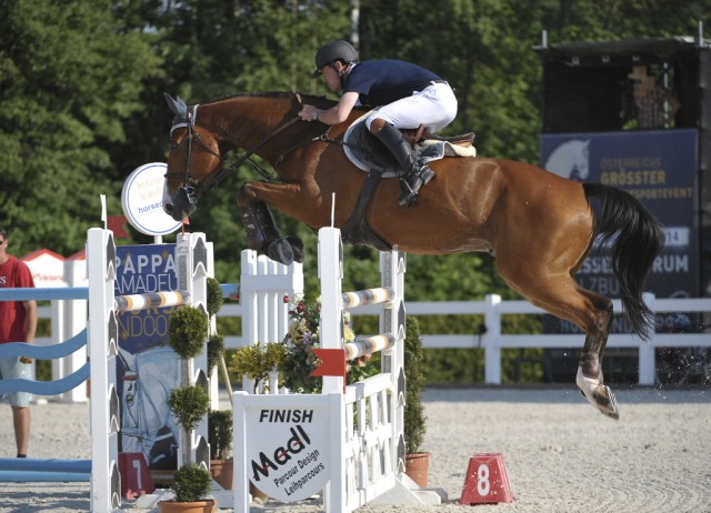 Der vielfache Salzburger Landesmeister Christian Juza greift im heimischen SRC Lamprechtshausen bei der 2. Etappe 2015 nach den Casino Grand Prix Sternen. © Fotoagentur Dill