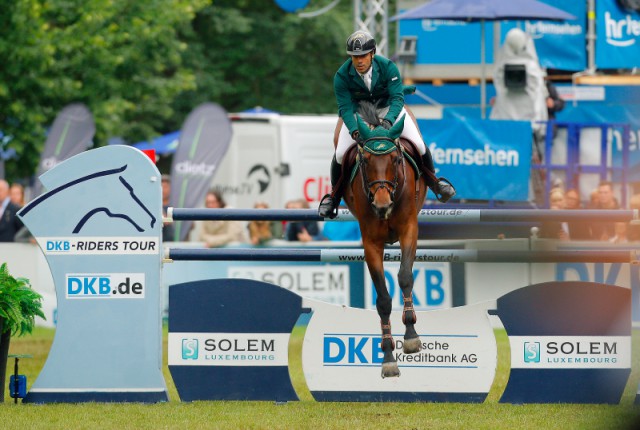 Kamal Bahamdam gewinnt mit Noblesse des Tess die 3. Etappe der DKB-Riders Tour beim Pfingstturnier in Wiesbaden. © Stefan Lafrentz