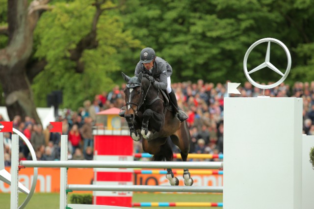 Eine schnelle Runde im Mercedes-Benz Championat von Hamburg bescherte Pius Schwizer und Amira den Sieg. © Stefan Lafrentz