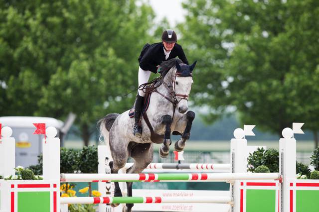 Gut gesprungen, top platziert: Clarinius unter Frank Schuttert (NED). © Tomas Holcbecher