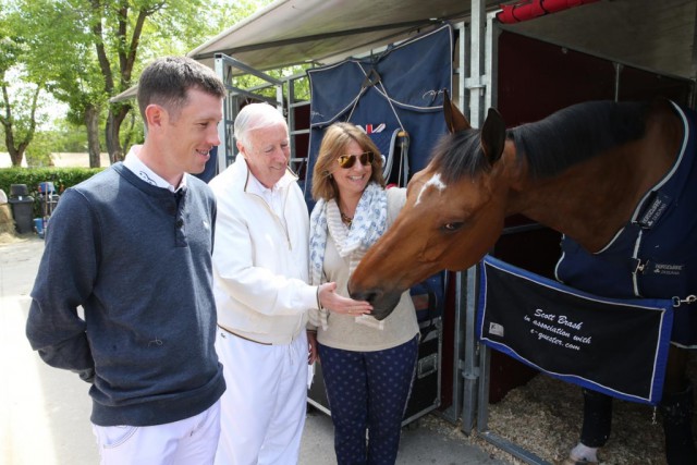 Lord Henry besucht seinen Superstar Hello Sanctos in Madrid