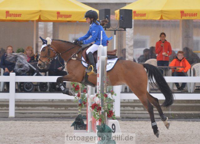 Lisa Marie Arvai ist Salzburger Landesmeisterin bei den Ponys. © Fotoagentur Dill