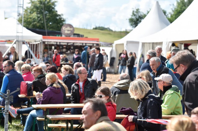 Gut besuchter KMG Cup - die Pferdesportfans kamen gern nach Sommerstorf. © Karl-Heinz Frieler