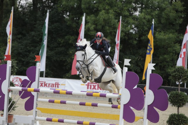 Fixkraft Teamreiterin Bettina Haidn und Independance Girl auf dem Weg zum Sieg. © Brunnmayr Fotografie & Design