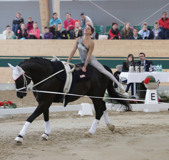 Lisa Wild qualifiziert sich für die Voltigier-EM in Aachen! © Fuchshumer