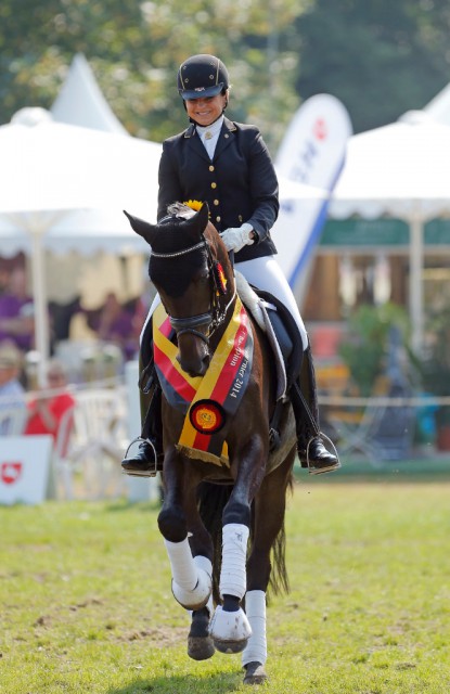 Zwei Trakehner sind für die WM nominiert - hier Zikade unter Dorothee Schneider. © Lafrentz