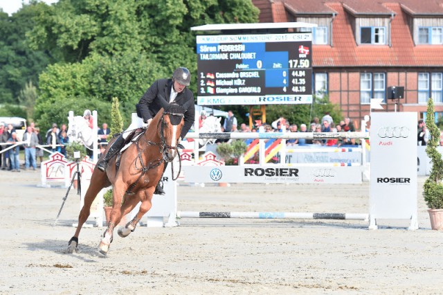 Sausten im Großen Preis beim KMG Cup zum Sieg: Sören Pedersen aus Dänemark und Tailormade Chaloubet. © Karl-Heinz Frieler