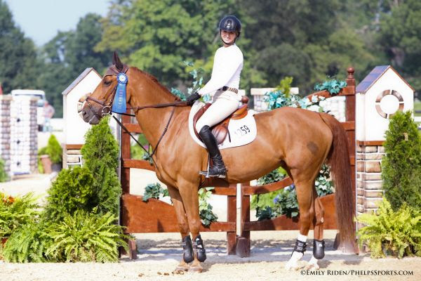 Abigail McArdle and Cosma 20 © Emily Riden / Phelpssports.com