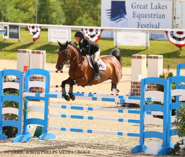 Alliy Moyer and Etoile Van't Lambroeck. © Carrie Wirth/Phelps Media Group