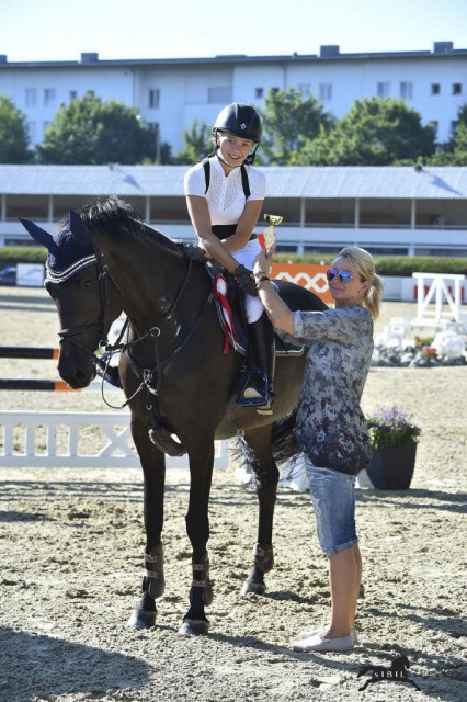 Stolz! Nachwuchstalent Ann-Kathrin Hergeth und Cassina. © Linzer Pferdefestival / Sibil Slejko