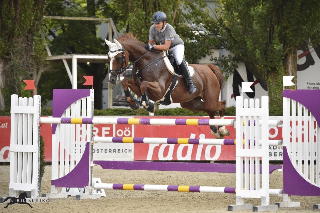 Susanne Jurkovic (NÖ) dominiert mit Edison 5 das S*-Springen © sIBIL sLEJKO