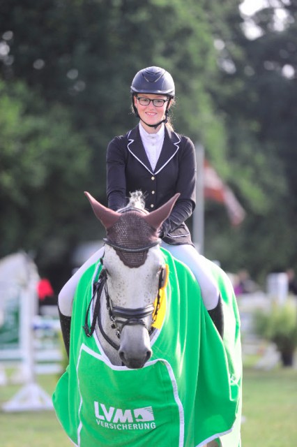 Ist beim LVM Cup-Finale dabei: Katharina Wolf und Biscaya gewannen die Stilspringprüfung Kl. L in Felmerholz. © Haas/ Comtainment GmbH