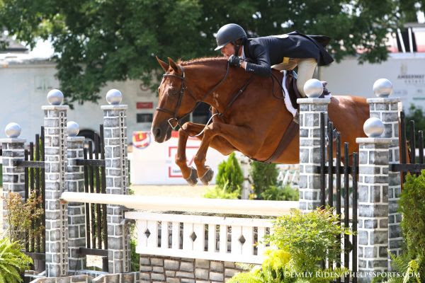 Molly Sewell and EL Raymond © Emily Riden / Phelpssport.com