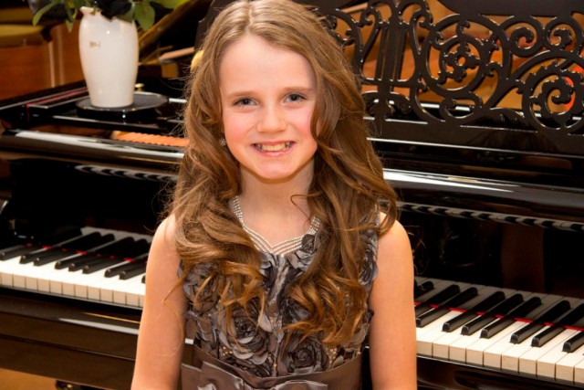 11 year old singing sensation Amira Willighagen. © Jan Deeben