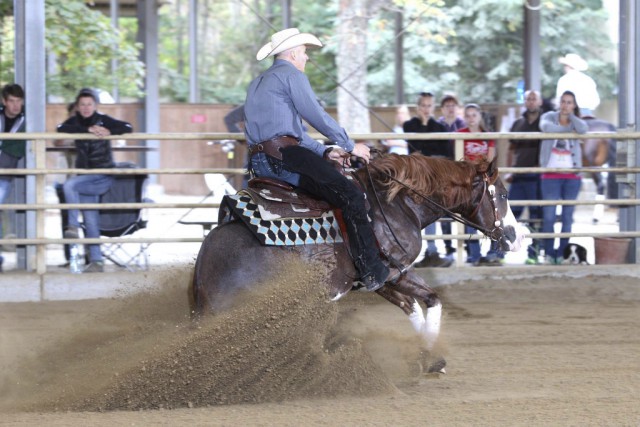 Cody Sapergia & Desire Big Chex übernehmen Führung nach Open Futurity Go round der 3-jährigen. © Christian Kellner
