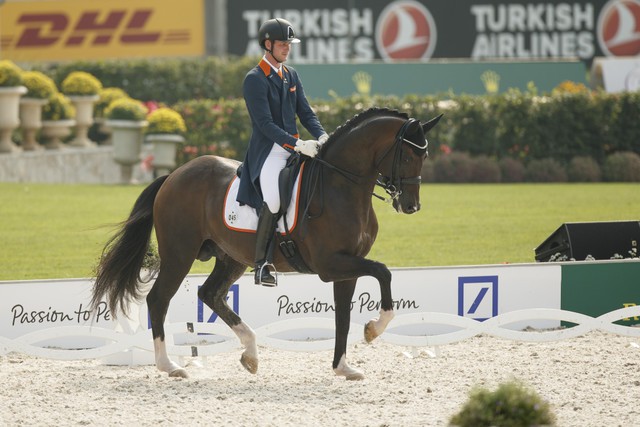 Ein Super-Test von Diederik van Silfhout und Arlando NOP katapultierte die beide an die Ranking-Spitze im Einzel. © FEI/Dirk Caremans