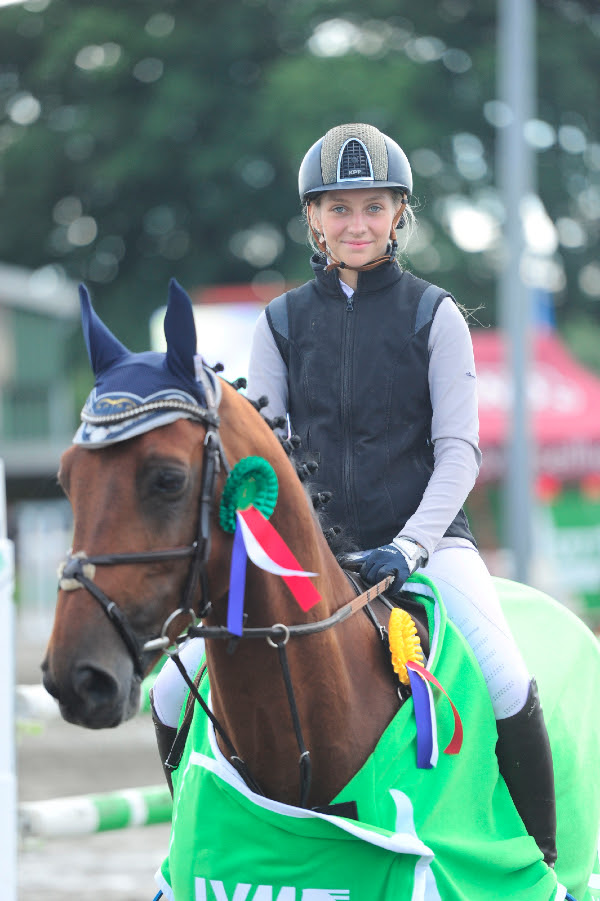 Frida Felixmüller und Cornedo sicherten sich den Einzug ins LVM Cup-Finale Springen in Tangstedt. © Sebastian Haas