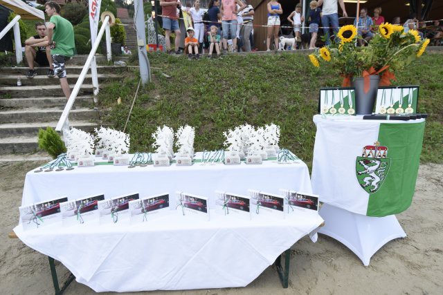 Auf die steirischen Mannschaftsmeister warteten zahlreiche Ehrenpreise. © Horse Sports Photo