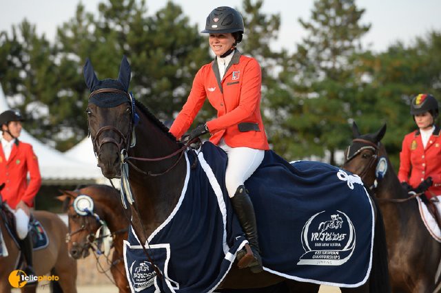 Emilie Paillot und Caja © Hervé Bonnaud