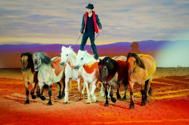 Pierre Fleury und seine Pferde sind Gäste des Show-Abends der Peterhof Dressur Gala © Fleury/ EN GARDE