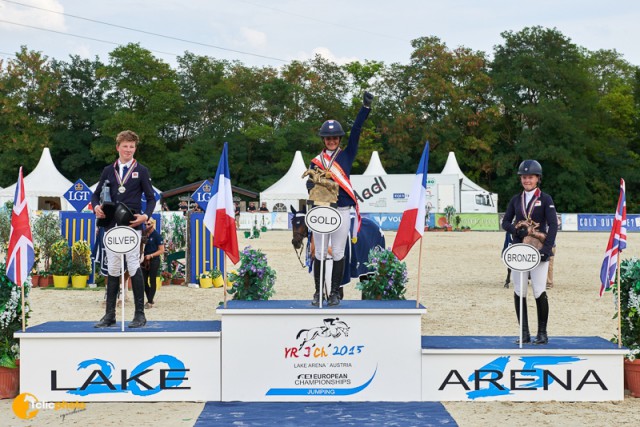 Das Junioren Podium: Camille Conde Ferreira (FRA), Harry Charles (GBR) und Millie Allen (GBR). © Hervé Bonnaud