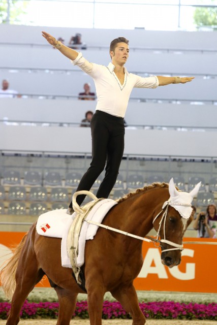 Ramin Simon Rahimi (AUT) auf Royal Salut an der Longe von Manuela Barosch ist bester Österreicher bei den Herren. © Andrea Fuchshumer