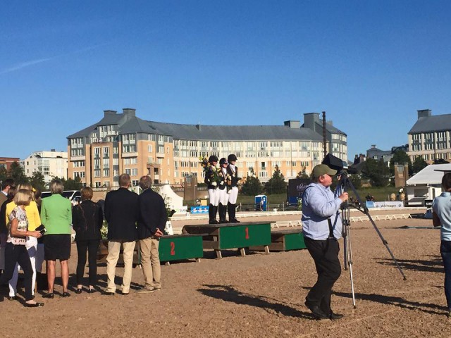 Die Dressur Medaillengewinner bei der Siegerehrung. © facebook FEI EuropeanChampionships for ponies