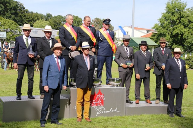 Siegerehrung im Nationenpreis der Vierspänner © Dr. Jürgen Schwarzl