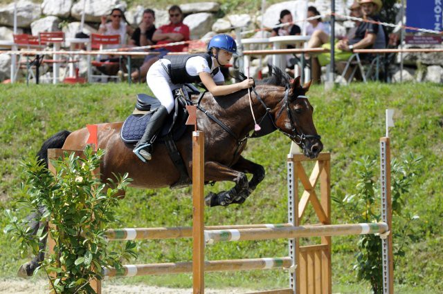 Lara Stampler-Ullrich führt bei den Jugendlichen. © Horse Sports Foto