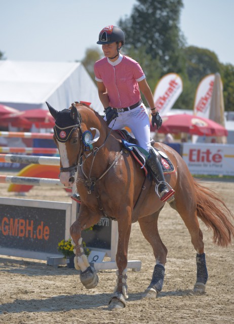 Team Fixkraft Reiterin Katharina Werndl und Amalita 3 hatten sich ihre Ehrenrunde wirklich verdient. © Fotoagentur Dill
