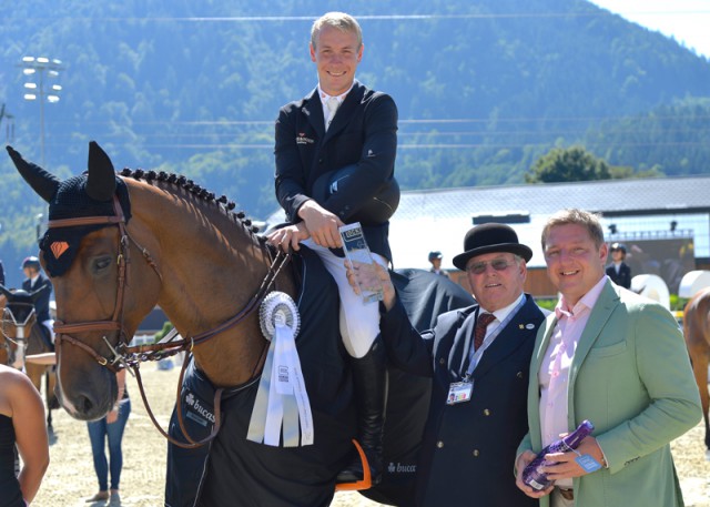 Franz-Peter Bockholt (Sports Director GHPC) and the mayor of Villach, Guenther Albel, congratulated David Will (GER) on his GLOCK’s Perfection Tour victory. © GHPC / studiohorst