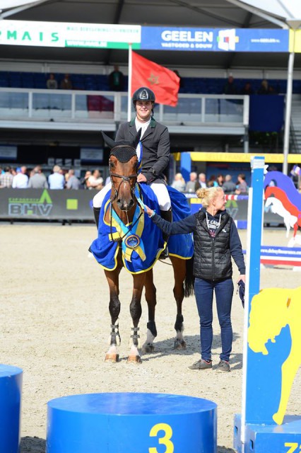 Der neue Weltmeister bei den 5-jährigen Springpferden Kerswin van Troosakker mit seinem Reiter Doron Kuipers (NED). © facebook Zangersheide