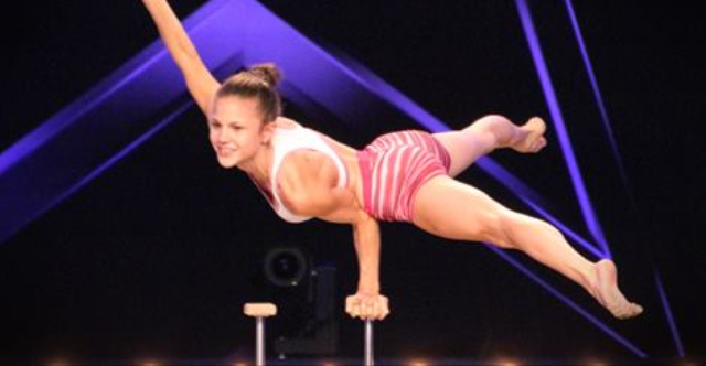 Noch bei der EM in Aachen turnte Stefanie Mellinger zu Bronze im Pas-De-Deux - auf RTL begeisterte sie die Massen mit ihrer Handstandshow. © RTL