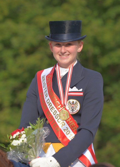 Österreichische Meisterin Dressur Junge Reiter Lea Elisabeth Pointinger (NÖ). © www.fotoagentur-dill.de